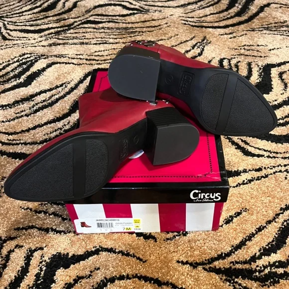 Circus by Sam Edelman Jaimee Studded Ankle Boot - Dark Cherry NWOT - Picture 3 of 5